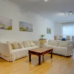 In St Julian's, Perfect For Families Apartmán *