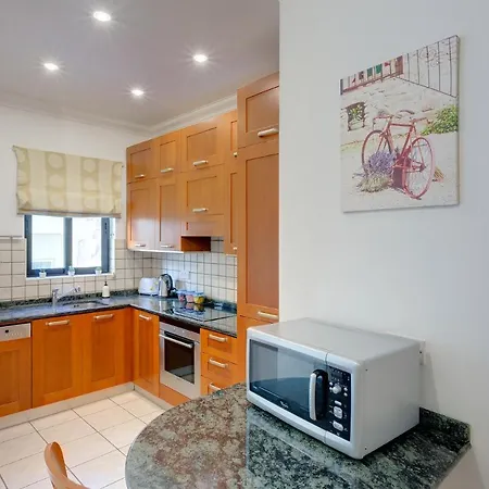 In St Julian's, Perfect For Families Apartment Saint Julian's